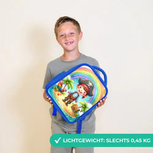 Piraat op een eiland met een schat Kinderrugzak - Blauw middel -sfeer1_NL