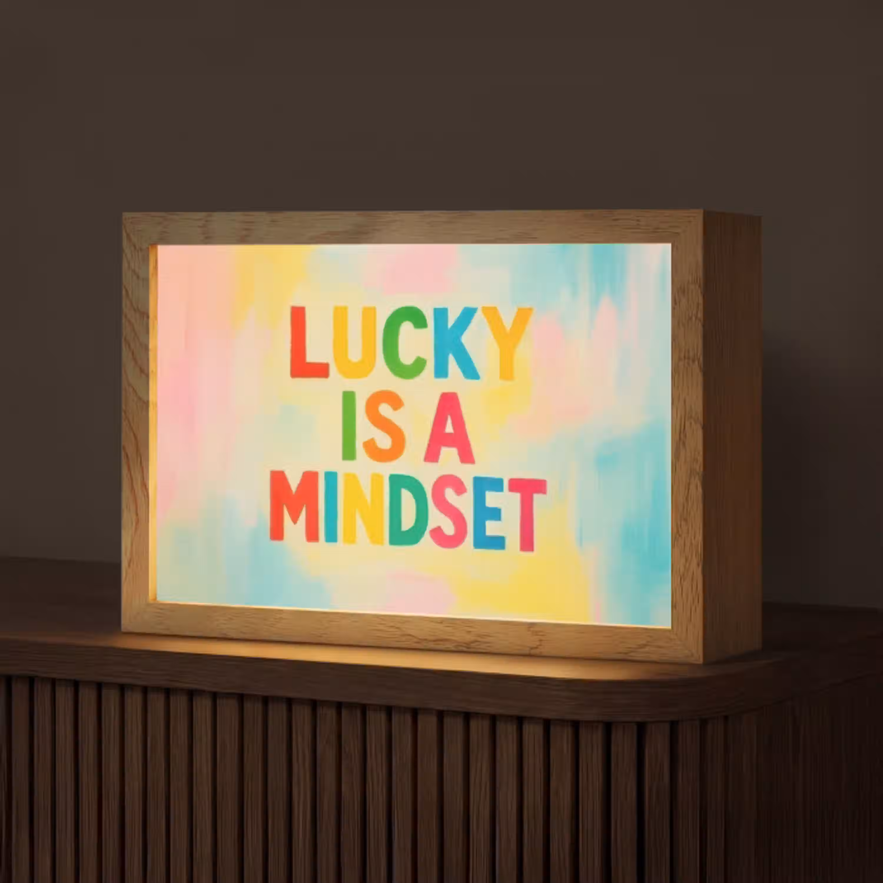 Quote - Lucky - Regenboogkleuren Light Box met kabel (Tafellamp) klein -z3d_website