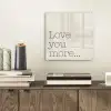 Minimalistisch - Love - Beige plexiglas 5mm klein -sfeer1