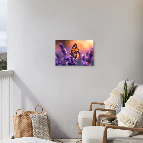 Vlinder op lavendel bij zonsondergang Tuinposter op houten frame 2 cm dik klein -sfeer1