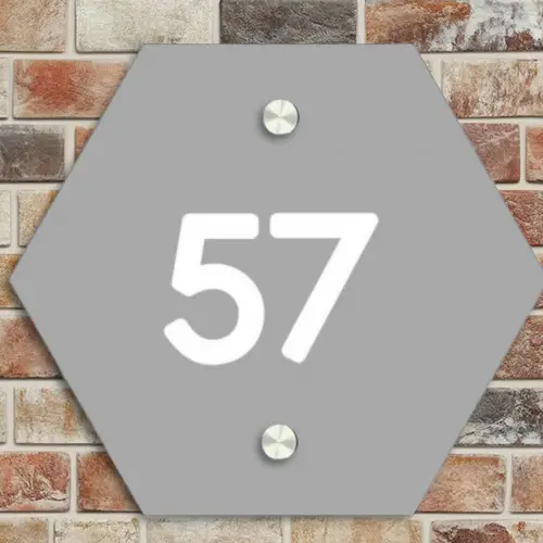 Effen lichtgrijs - Traditioneel Naambord Hexagon klein -sfeer2