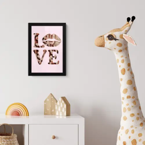 Tekst - Love - Pantervacht - Lichtroze fotolijst zwart zonder passe partout klein -usfeer4_kinderkamer
