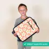 Madeliefjesmania perzik Kinderkoffer - Zwart klein -sfeer4_NL