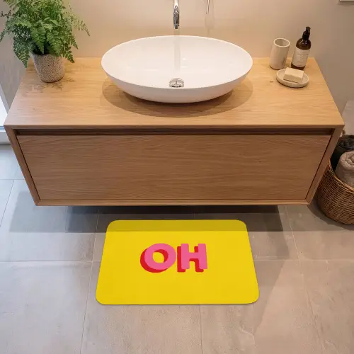 Geel - Roze - Oh - 3D Badmat klein -sfeer1