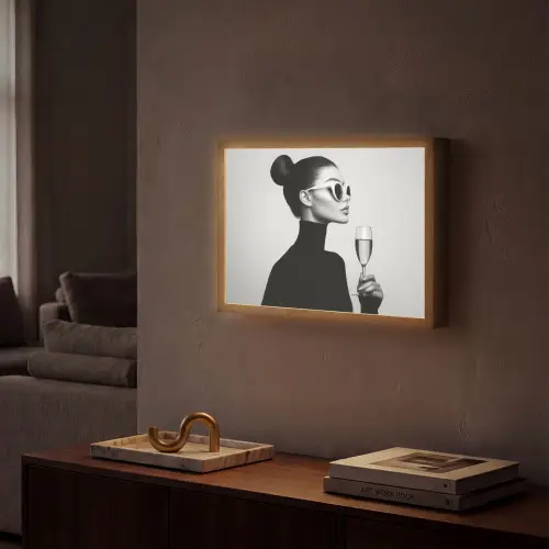 Vrouw - Champagne - Modern Light Box met batterij (Wandlamp) middel -sfeer1