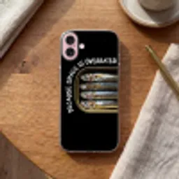 Sardines - Tekst - Vis - Blik Apple iPhone 16 klein -sfeer1