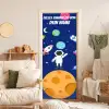 Astronaut steht auf Planet im Weltraum. deurposter klein -sfeer2