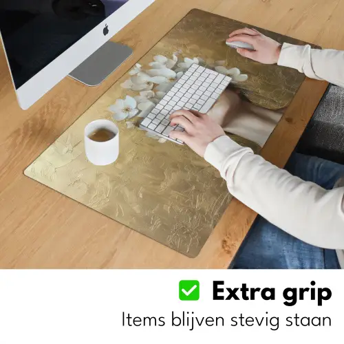 Gezicht - Bloemen - Goud - Abstract Muismat XXL klein -sfeer3