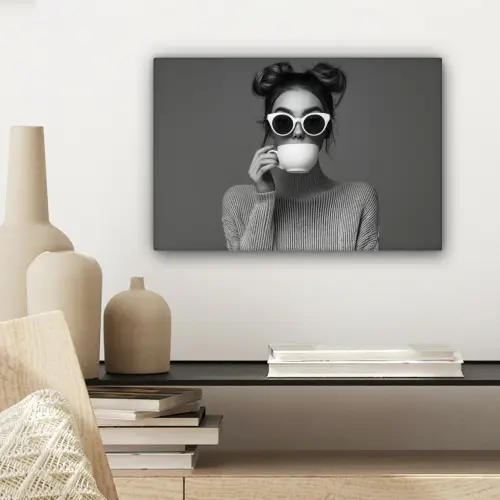 Vrouw - Koffie - Zwart - Wit canvas 2cm klein -sfeer6
