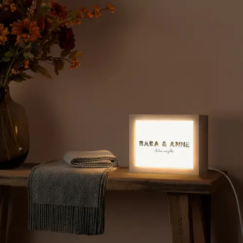 Baba & Anne - Lettercollage Light Box met kabel (Tafellamp) klein -sfeer4