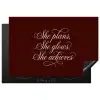 She plans she glows she achieves - Rood - Cursief Inductie beschermer vinyl 3mm klein -3d