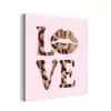 Tekst - Love - Pantervacht - Lichtroze aluminium wit klein -3d