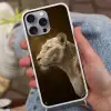 Leeuwin - Bloemen - Wit - Goud Hoesje iPhone 16 Pro Max met koord klein -sfeer3