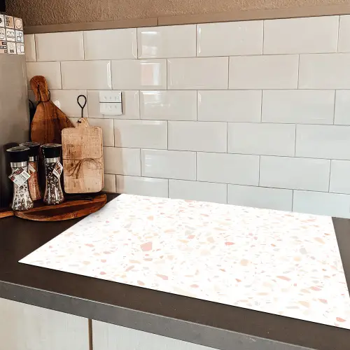Terrazzo -  Patroon - Wit - Perzik Inductie beschermer vinyl 3mm klein 276 -sfeer3
