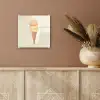 Minimalistisch - Schepijs - Hoorntje - Beige plexiglas 5mm klein -sfeer5