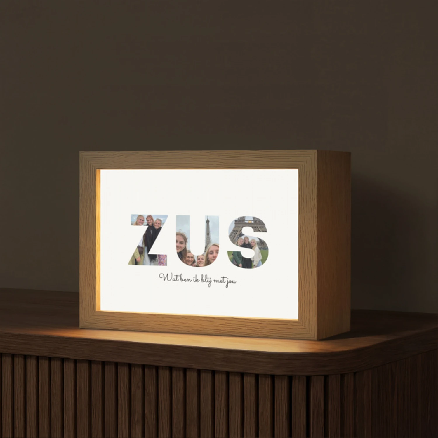 Zus - Lettercollage Light Box met kabel (Tafellamp) klein -z3d_website