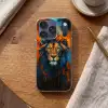 Schilderij - Leeuwenkop - Oranje Telefoonhoesje iPhone 17 Pro klein -sfeer1