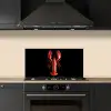 Kreeft - Glossier Rood - Zwart keuken achterwand spatscherm klein -sfeer1