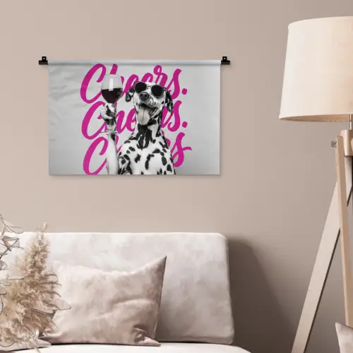 Cheers - Hond - Roze - Wijn Wandkleed katoen klein -sfeer4