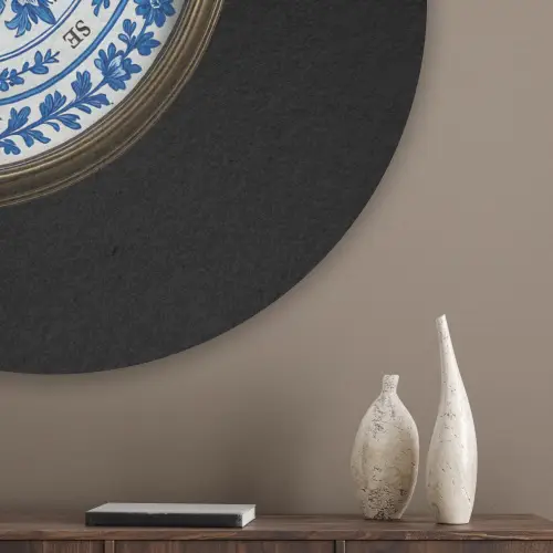 Kompas - Delfts blauw - Zwart Akoestische PET Vilt - Rond klein -sfeer5_closeup