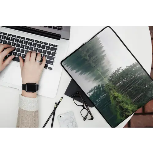 Bergen - Meer - Bos laptophoes neopreen klein -bureau