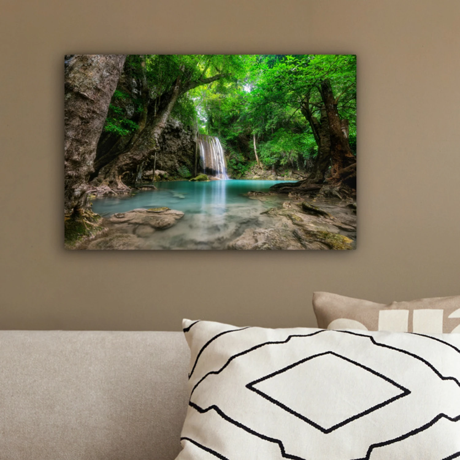 MuchoWow Canvas Schilderij 120x80 Cm - Waterval In Jungle Natuur Rotsen, Premium Wanddecoratie