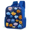 Bloemen op een donkerblauwe achtergrond Kinderrugzak - Blauw middel -schuin