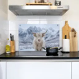 Schotse Hooglander - Sneeuw - Bergen - Winter Inductie beschemer met haakjes klein -sfeer2