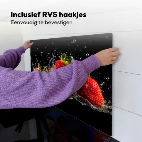 Aardbeien - Fruit - Rood - Water - Zwart Inductie beschemer met haakjes middel -ky-ophangen-nl