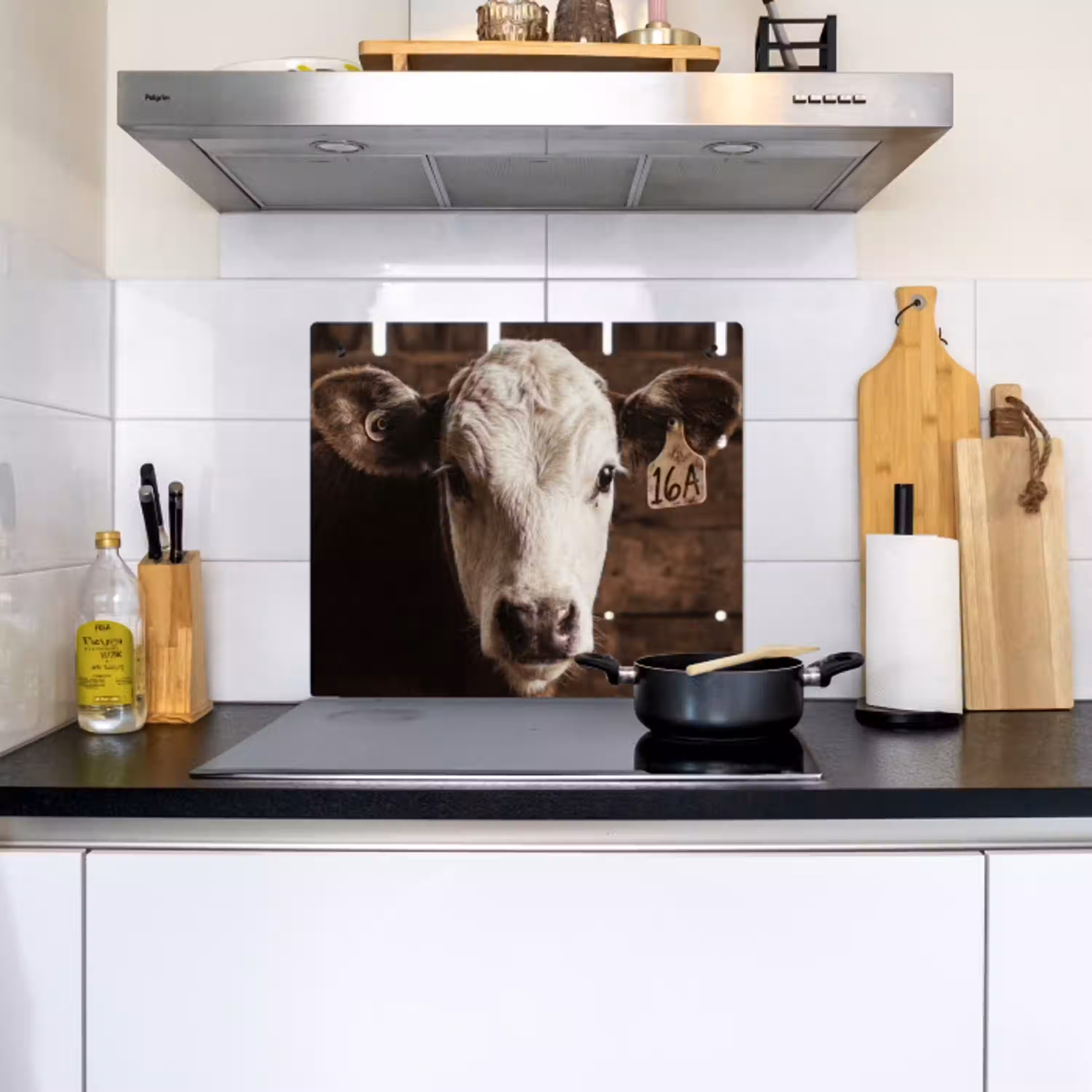 Kalf - Oormerk - Houten stal Inductie beschemer met haakjes middel -sfeer2