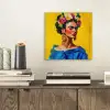 Frida Kahlo - Vrouw - Geel - Blauw - Bloemen aluminium wit klein -sfeer1