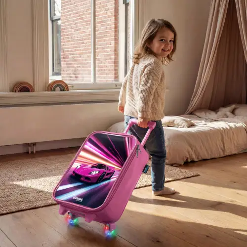 Roze raceauto flitst door neonlicht Kinderkoffer - Roze klein -sfeer1