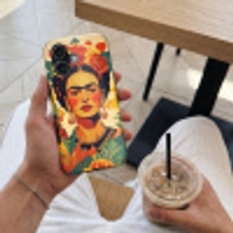 Vrouwelijk - Bloemen - Sieraden Toughcase MagSafe Apple iPhone 17 klein -Sfeer1M