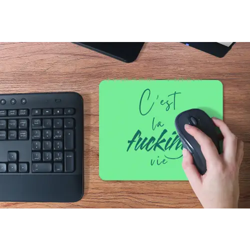 c'est la fucking vie - Groen - Penseelstijl muismat rubber klein -toetsenbord
