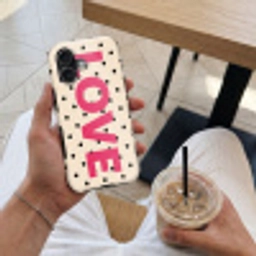 Love - Stippen - Roze Toughcase MagSafe Apple iPhone 17 klein -Sfeer1M
