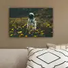 Astronaut - Bloemen - Veld - Geel canvas 2cm klein -sfeer3