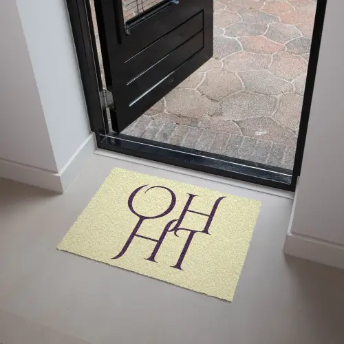 Oh hi - Geel - Monogram Deurmat klein -sfeer5