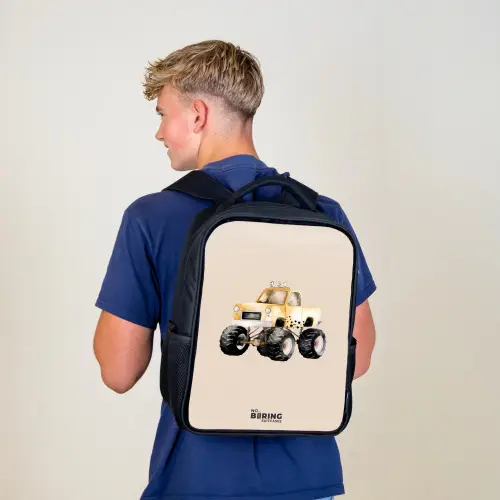 Gele monstertruck op een beige achtergrond Rugzak - Zwart middel -sfeer8