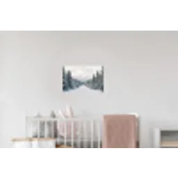 Weg - Sneeuw - Naaldbos - Winter - Avontuurlijk Muursticker klein -kinderkamer