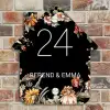 Bloemen - Zwart - Klassiek Naambord Huisje klein -sfeer6
