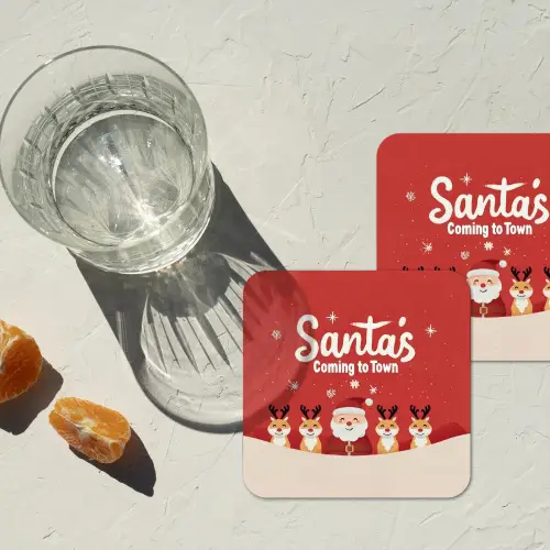 Illustratie - Kerstman - Rendieren - Rood onderzetter kurk middel -sfeer4