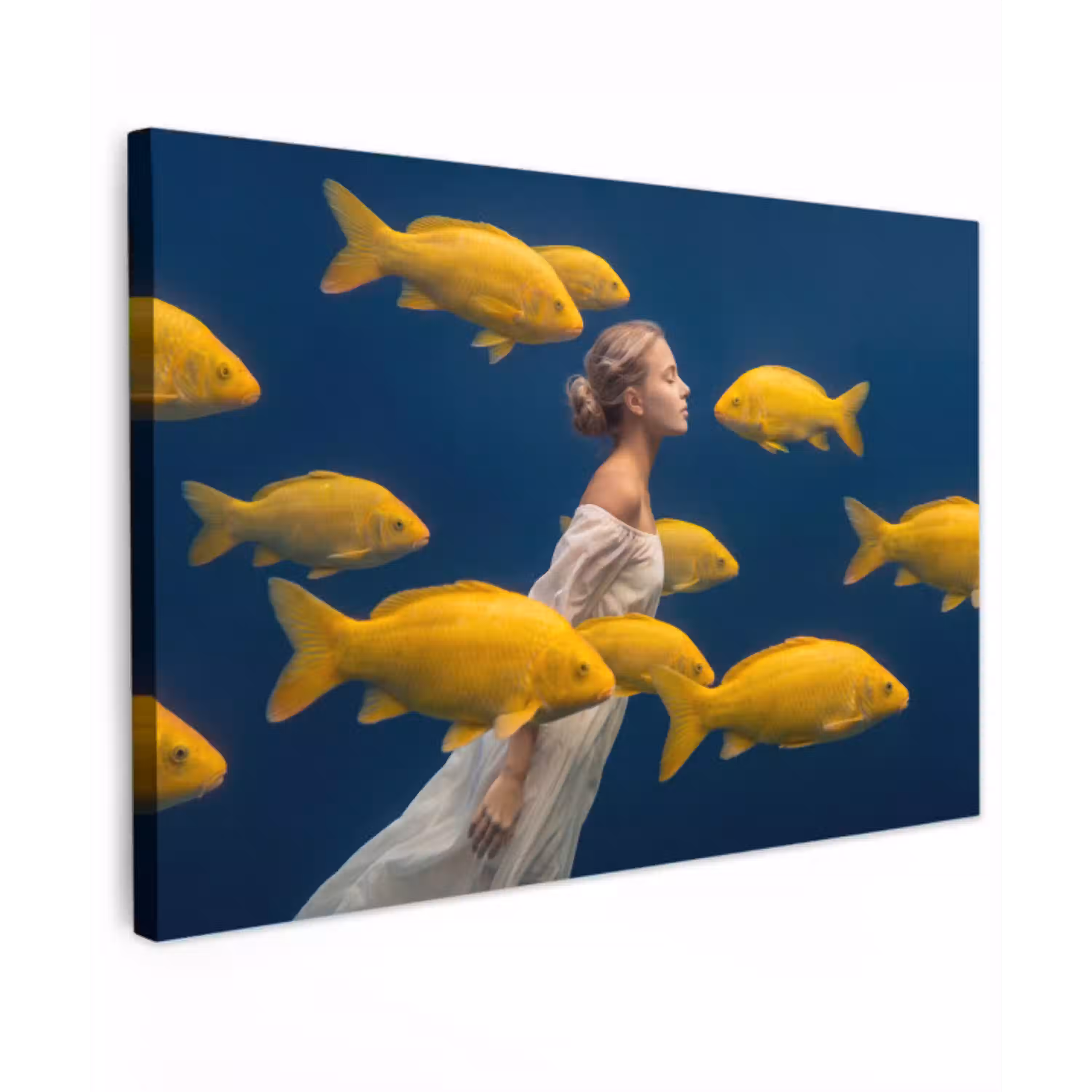 Vrouw - Vis - Water - Natuur - Geel Tuinposter op houten frame 2 cm dik klein -3d