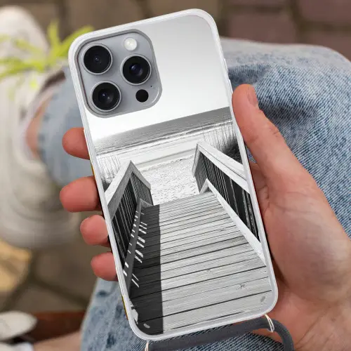 Loopbrug - Hout - Strand - Zee Hoesje iPhone 16 Pro Max met koord klein -sfeer3