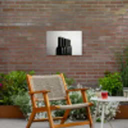 Wijnflessen - Zwart - Minimalistisch Tuinposter op houten frame 2 cm dik klein -sfeer3