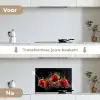 Aardbeien - Fruit - Rood - Water - Zwart keuken achterwand spatscherm klein -voor_na_NL