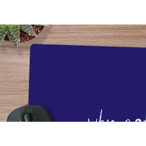 Why not - Blauw - Handgeschreven muismat rubber klein -closeup