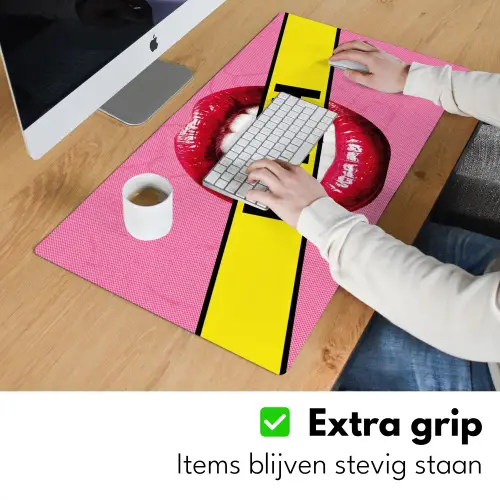 Lippen - Tekst - Kleurrijk Muismat XXL klein -sfeer3
