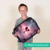 Roze Alien in Sterrennevel Kinderkoffer - Zwart klein -sfeer4_NL