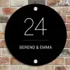 Zwart vlak - Klassiek Naambord Rond klein -sfeer2