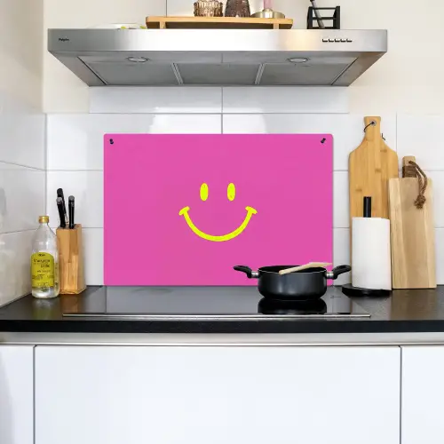 Smiley - Vrolijk - Roze Inductie beschemer met haakjes klein -sfeer2